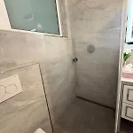 36Qm2 Hochwertiges Apartment Mit Whirlpool & Queensize-Bett, Eigene Terrasse 60Qm2, Eigener Kostenloser Parkplatz, Self-Checkin, 55 Zoll Tv , Naehe Ulm Und Universitaet