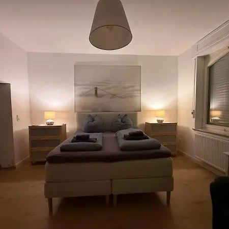 36Qm2 Hochwertiges Apartment Mit Whirlpool & Queensize-Bett, Eigene Terrasse 60Qm2, Eigener Kostenloser Parkplatz, Self-Checkin, 55 Zoll Tv , Naehe Ulm Und Universitaet Apartman