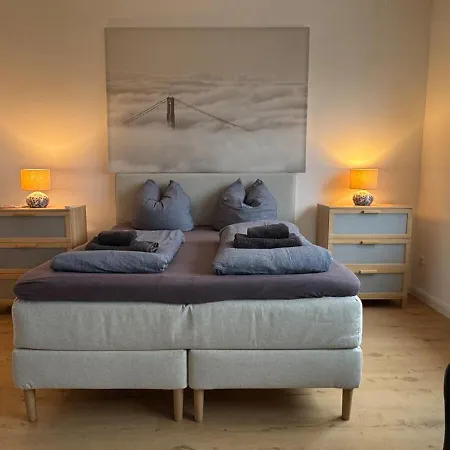 36Qm2 Hochwertiges Apartment Mit Whirlpool & Queensize-Bett, Eigene Terrasse 60Qm2, Eigener Kostenloser Parkplatz, Self-Checkin, 55 Zoll Tv , Naehe Ulm Und Universitaet Apartman