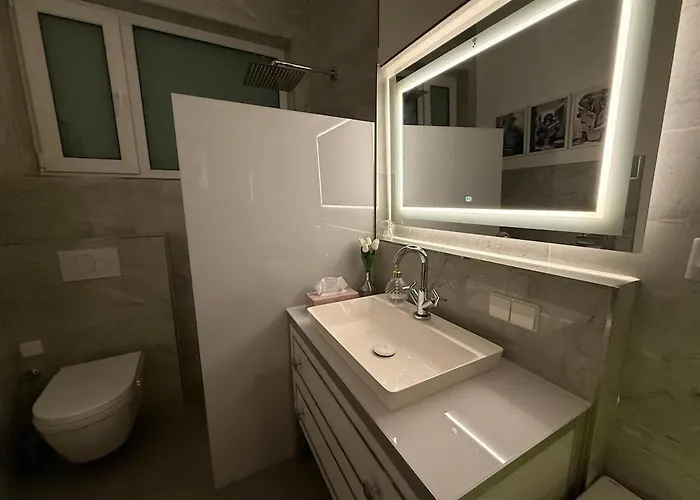 Bluestone Appartments - Whirlpool, Queensize Boxspring Bett, Parking Apartment