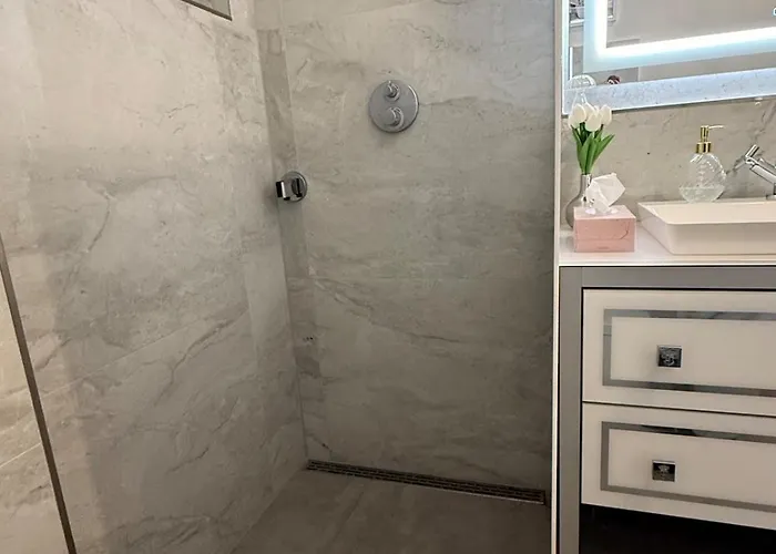 Apartment Bluestone Appartments - Whirlpool, Queensize Boxspring Bett, Parking